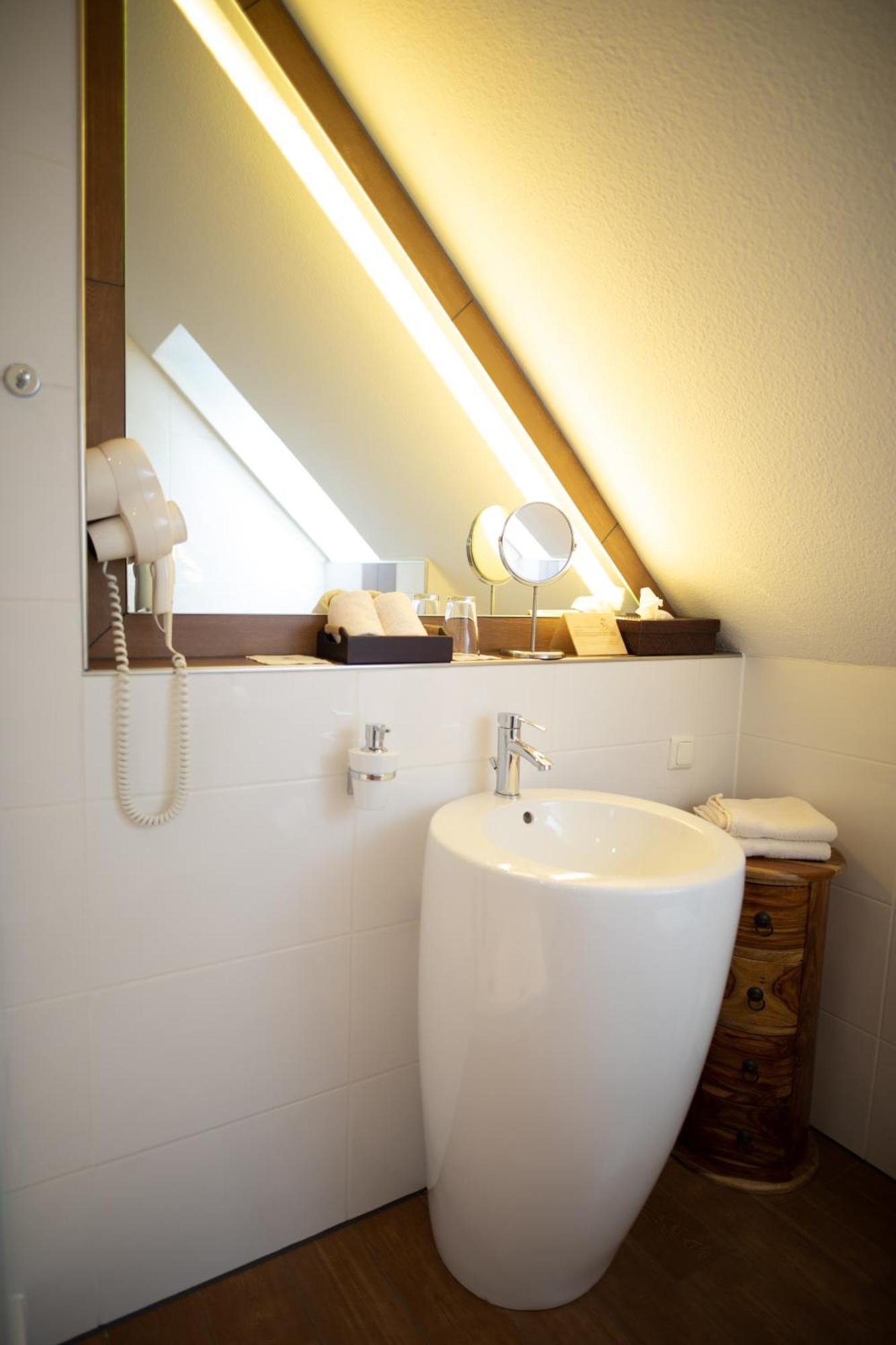 Vier Jahreszeiten Rooms Husum  Zewnętrze zdjęcie