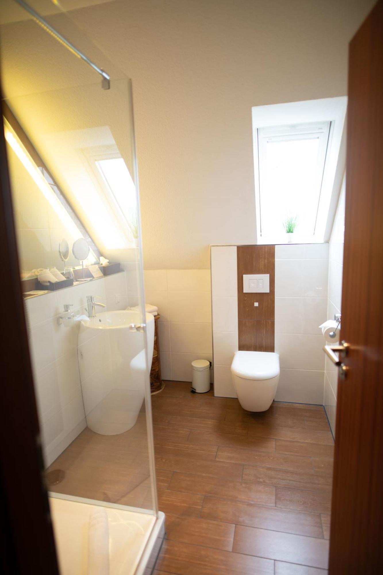Vier Jahreszeiten Rooms Husum  Zewnętrze zdjęcie